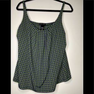 New York & Company flattering patterned top, XL